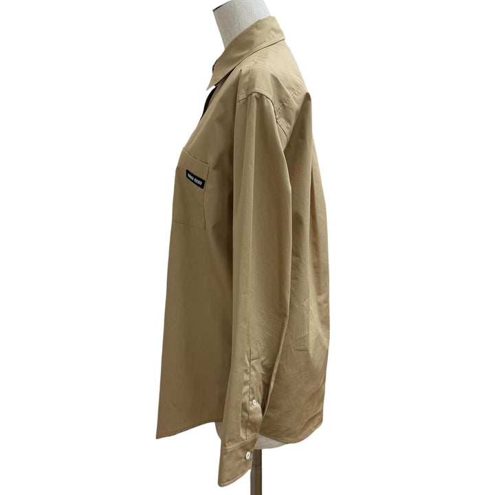 極美品★MIUMIU ミュウミュウ 2022年製 MK1727 コットン100％ ロゴパッチ付き 無地 長袖シャツ ベージュ 38 イタリア製 正規品
