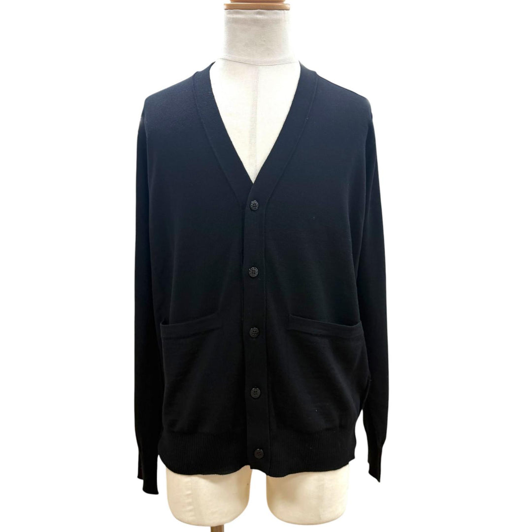 極美品▼STONE ISLAND ストーンアイランド 24AW 8115511C4 ウール100% ワッペン付 ロゴ入りボタン Vネック ニット カーディガン M 正規品