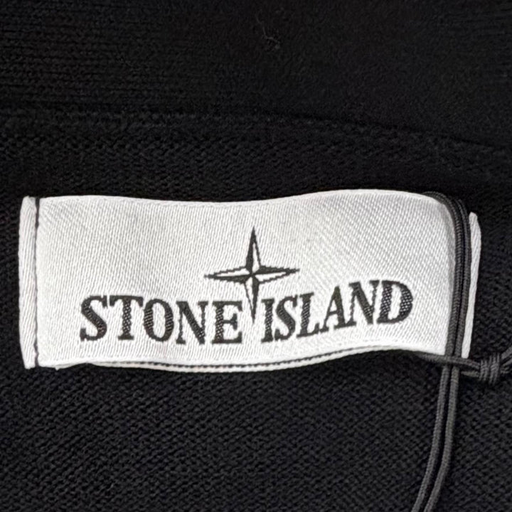 極美品▼STONE ISLAND ストーンアイランド 24AW 8115511C4 ウール100% ワッペン付 ロゴ入りボタン Vネック ニット カーディガン M 正規品
