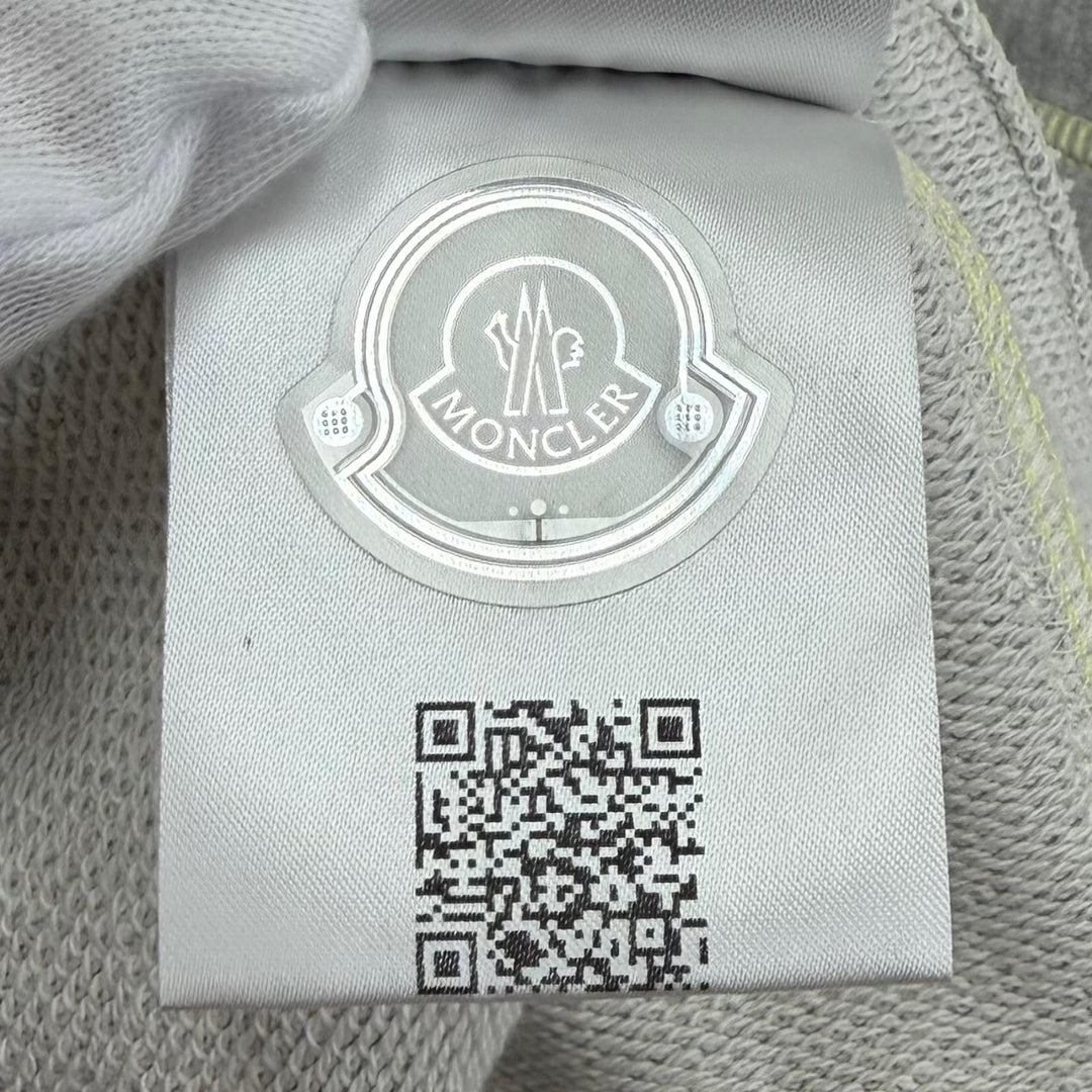 極美品★MONCLER モンクレール 2023年製 J10938H00011 コットン100％ レザーロゴパッチ付き スウェット パンツ グレー XS 正規品