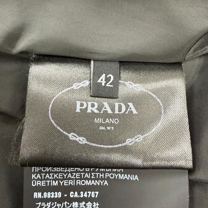 極美品☆PRADA プラダ 2025年製 29E117 トライアングルロゴ シープスキンファー・フード付 ZIP UP ダウンコート ブラック 42 正規品