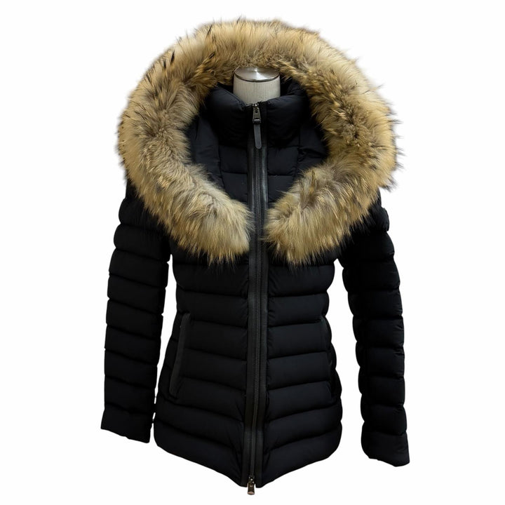 美品★MACKAGE マッカージュ 11602219-0A KADALINA ラクーンファー・フード付 ロゴワッペン レザー使い ダウンジャケット 黒 M 正規品