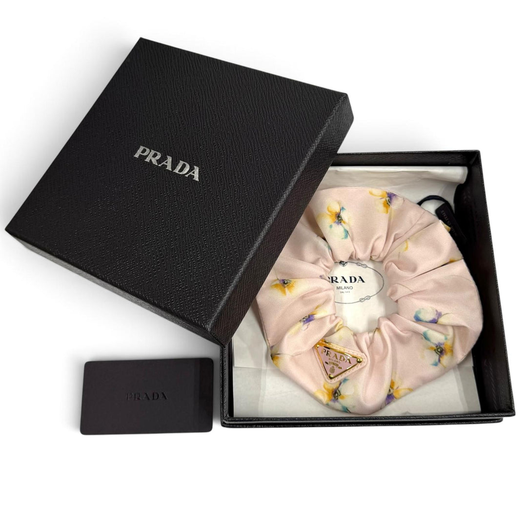 未使用品★PRADA プラダ 25SS 1IF015 Reナイロン シュシュ 日本限定 トライアングルロゴ フローラル ピンク イタリア製 レディース 箱付
