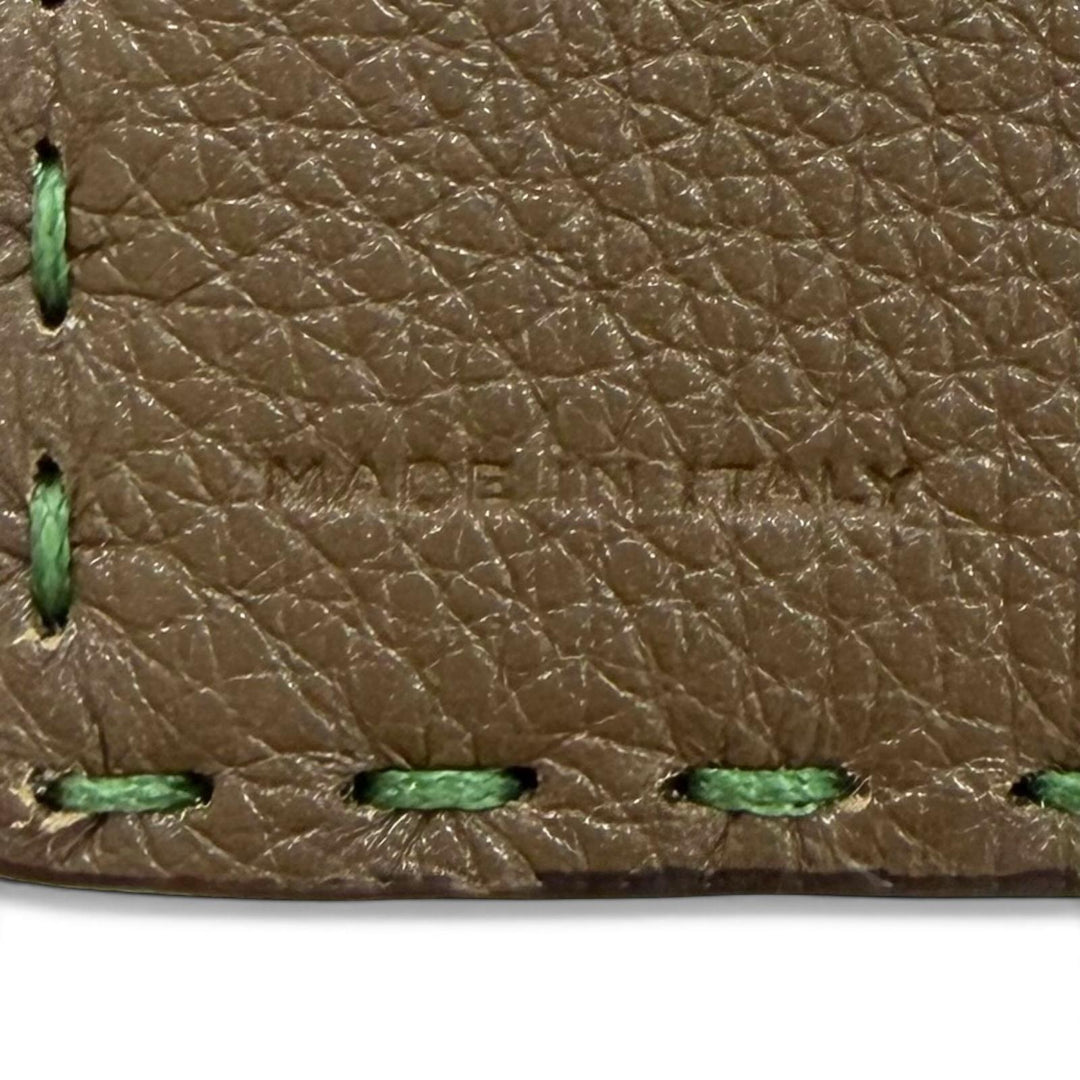 未使用品★FENDI フェンディ 7M0193 フェンディ セレリア バイフォールド ロゴ金具 レザー コンパクトウォレット 二つ折り財布 箱・袋付