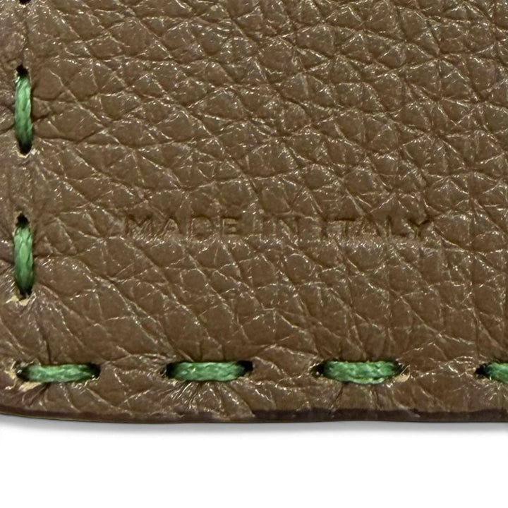 未使用品★FENDI フェンディ 7M0193 フェンディ セレリア バイフォールド ロゴ金具 レザー コンパクトウォレット 二つ折り財布 箱・袋付