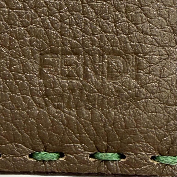 未使用品★FENDI フェンディ 7M0193 フェンディ セレリア バイフォールド ロゴ金具 レザー コンパクトウォレット 二つ折り財布 箱・袋付