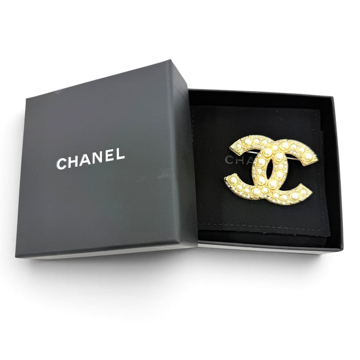 極美品☆CHANEL シャネル F24V メタル ココマーク フェイクパール ブローチ アクセサリー ゴールド フランス製 レディース 箱・保存袋付