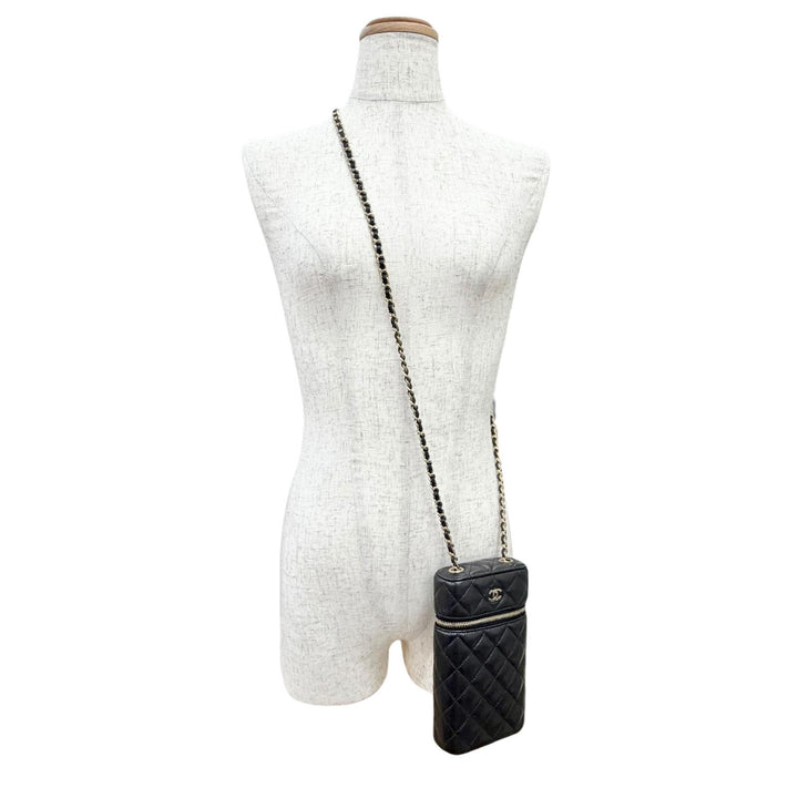 極美品△CHANEL シャネル キャビアスキン マトラッセ バニティ フォンバッグ チェーン ショルダーバッグ ブラック ゴールド金具 伊製