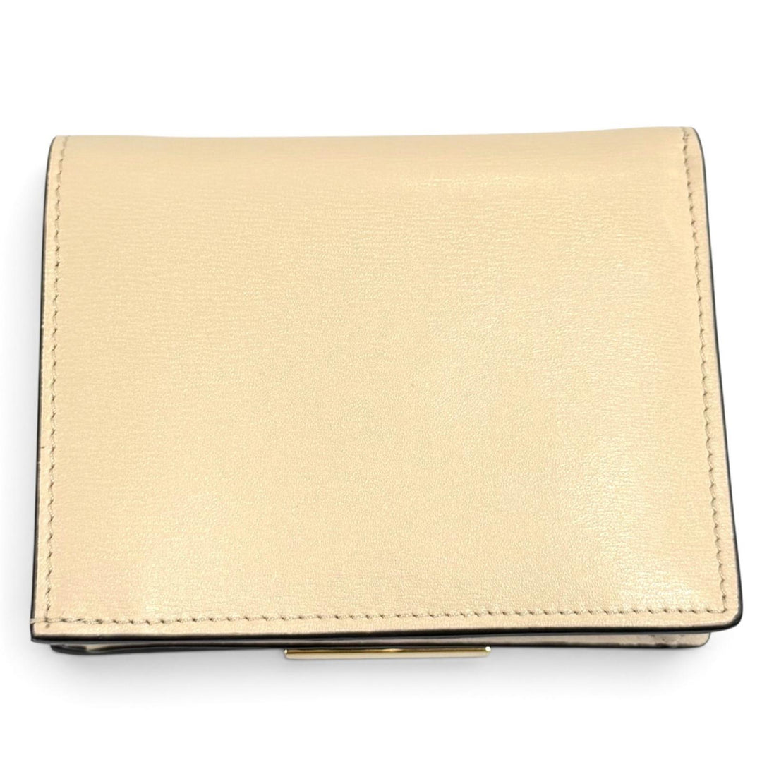 極美品★FENDI フェンディ 8M0420 FF金具 裏地ペカン レザー スモールウォレット 二つ折り財布 ベージュ ゴールド金具 伊製 箱・保存袋付