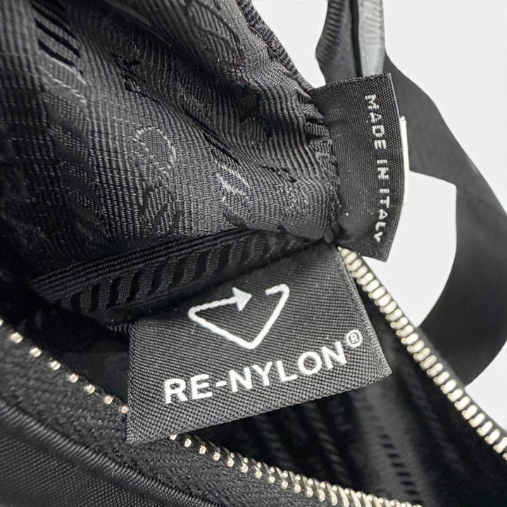 極美品△PRADA プラダ 1BH204 Re-Edition 2005 Re-Nylon トライアングルロゴ 2WAY ショルダーバッグ ポーチ付き ブラック 伊製 箱付き