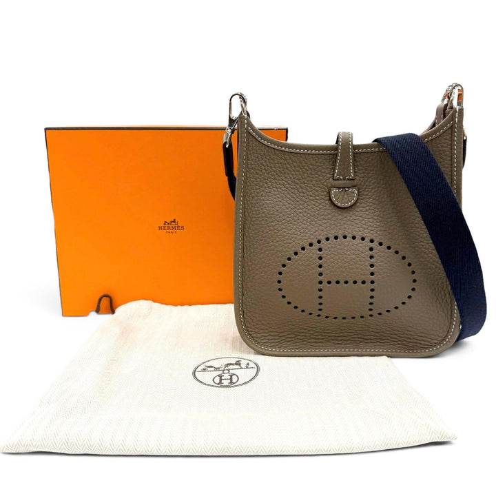 未使用品☆HERMES エルメス エブリン TPM トリヨンクレマンス エトゥープ ブルーインディゴ シルバー金具 ショルダーバッグ K刻印 仏製