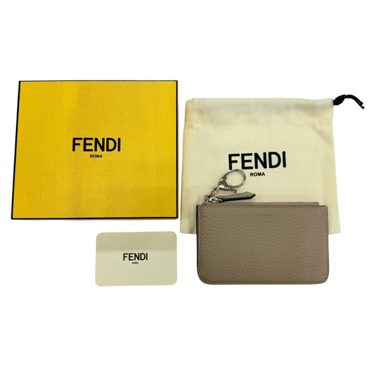 極美品☆FENDI フェンディ 8AP161 フラグメントケース ミニ財布 コインカードケース キーリング付 ローマンレザー グレー イタリア製