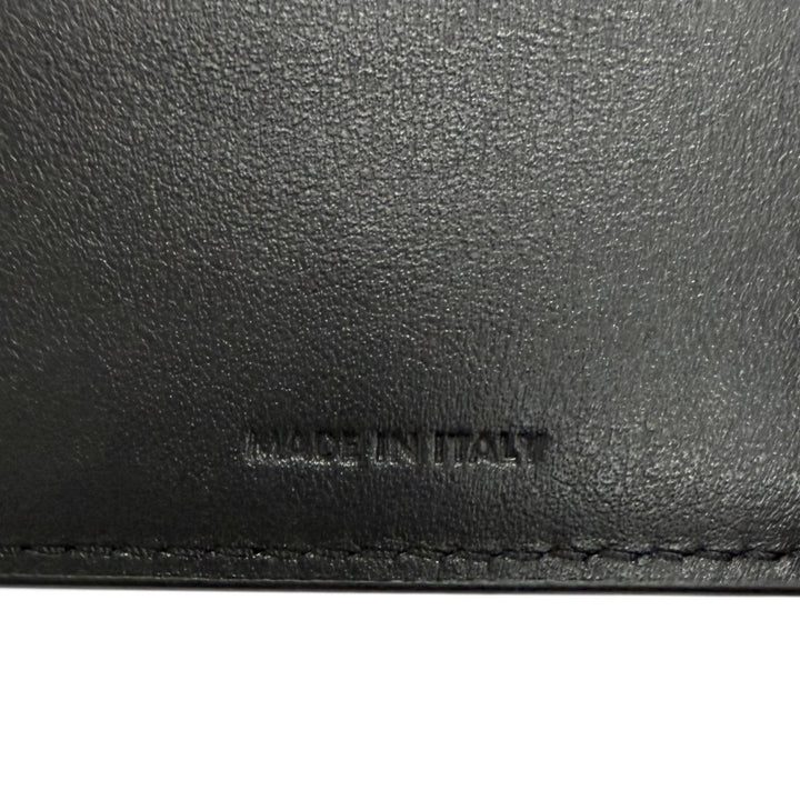 極美品□CELINE セリーヌ CEL10B653FQB カーフスキン トリオンフエンボス コンパクトウォレット 二つ折り財布 黒 イタリア製 メンズ