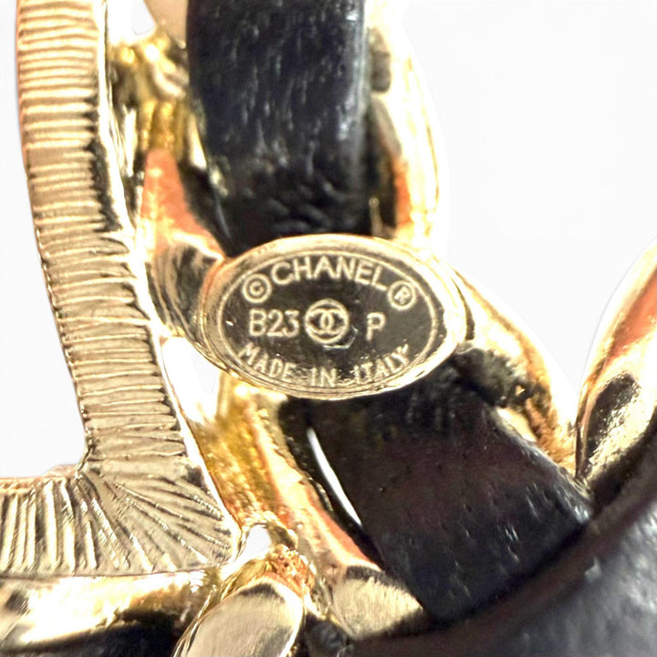極美品△CHANEL シャネル B23P ココマーク ラムレザー ラインストーン ストラス ブローチ ブラック ゴールド金具 イタリア製 レディース