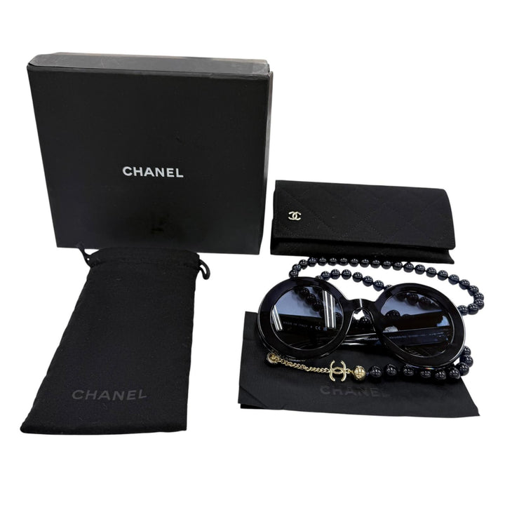 極美品☆CHANEL シャネル 5489 ココマーク ラウンドシェイプ サングラス パールチェーン付 ダークネイビー 51□25 140 デモレンズ 伊製