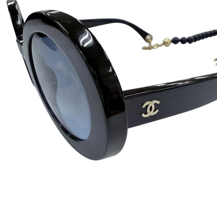 極美品☆CHANEL シャネル 5489 ココマーク ラウンドシェイプ サングラス パールチェーン付 ダークネイビー 51□25 140 デモレンズ 伊製