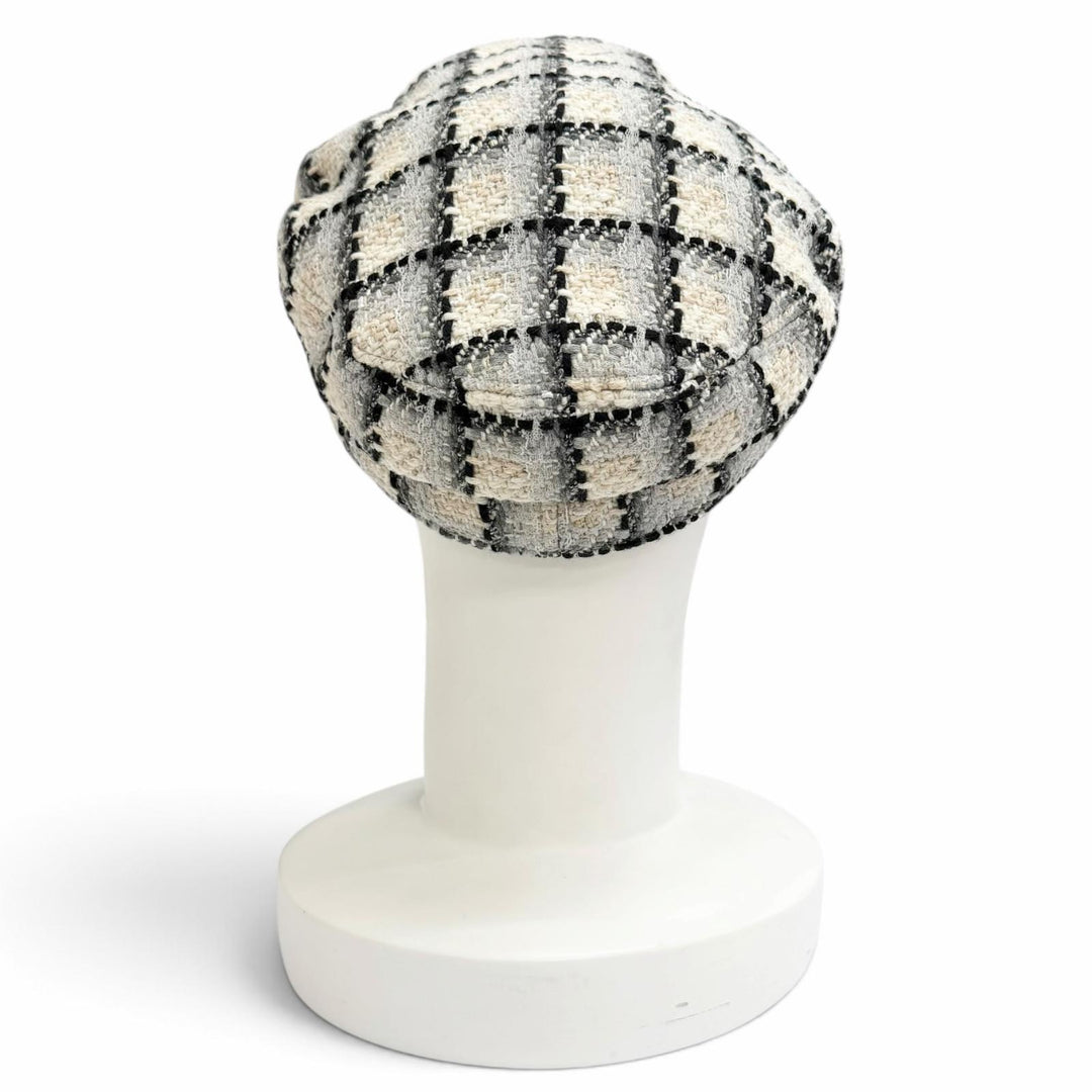 良品△CHANEL シャネル 22K カシミヤ混 ココマーク金具 チェック柄 ツイード キャスケット 帽子 ベージュ ブラック M 伊製 レディース