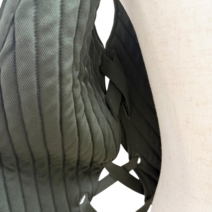 極美品□LOUIS VUITTON ルイヴィトン バックロゴ モノグラム ミリタリー ユーティリティ ベスト カーキ L イタリア製 正規品 メンズ