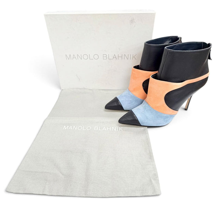 極美品△MANOLO BLAHNIK マノロブラニク NUSA レザー スウェードレザー使い バックジップ ポインテッドトゥ ブーティ 37 伊製 箱・袋付き