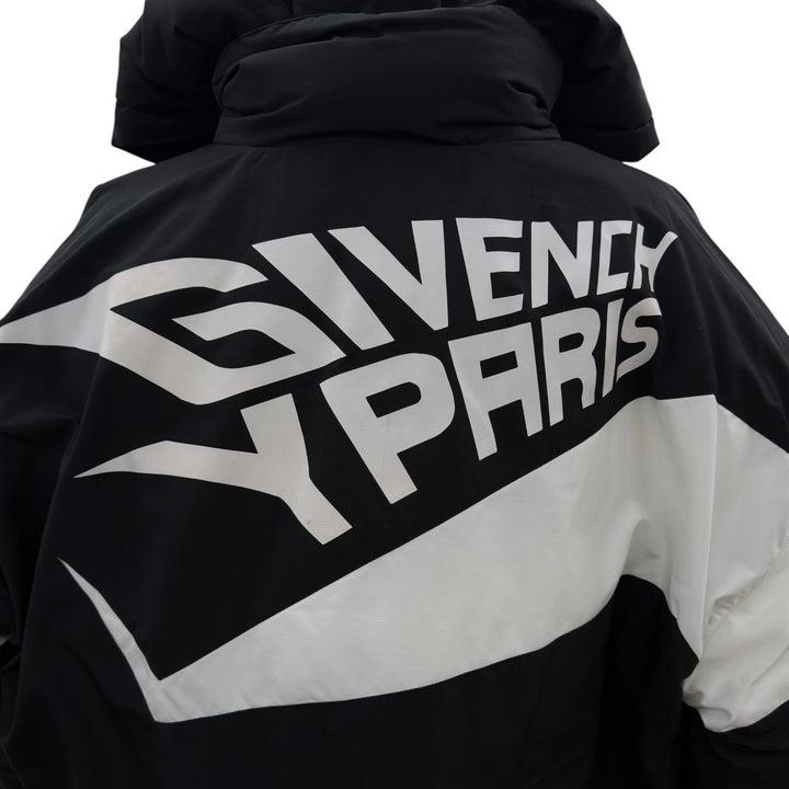 美品●GIVENCHY ジバンシィ BM00BA1255 ラバーロゴワッペン リバーシブル ジップアップ フード付 ダウンコート ブラック 50 正規品 メンズ