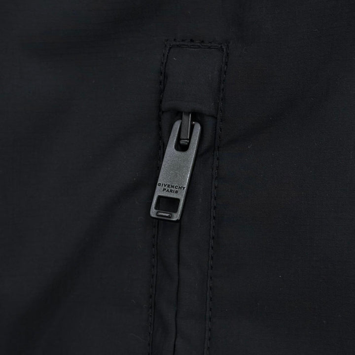 美品●GIVENCHY ジバンシィ BM00BA1255 ラバーロゴワッペン リバーシブル ジップアップ フード付 ダウンコート ブラック 50 正規品 メンズ