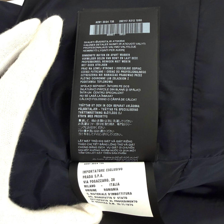 極美品★PRADA プラダ 2024年製 29E117 トライアングルロゴ シープスキンファー ZIP UP ダウンコート ダウンジャケット 紺 36 正規品