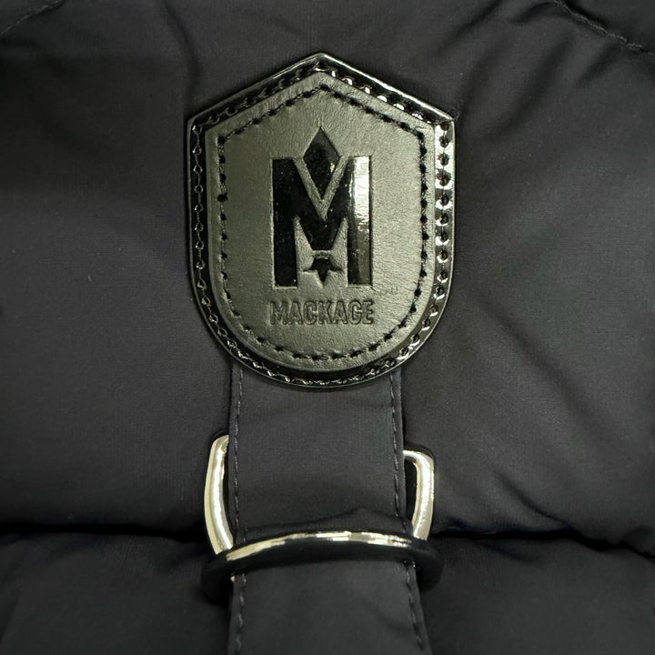 美品△MACKAGE マッカージュ 11122606-2A FARREN ファレン ロゴパッチ レザートリミング フーデッド ロングダウンコート 紺色 M 正規品