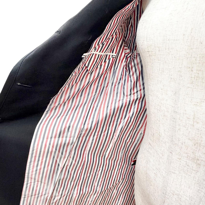 極美品△THOM BROWNE トムブラウン FOC320B ウール100％ 裏地トリコロールストライプ シングル ロング コート ブラック 40 伊製 正規品