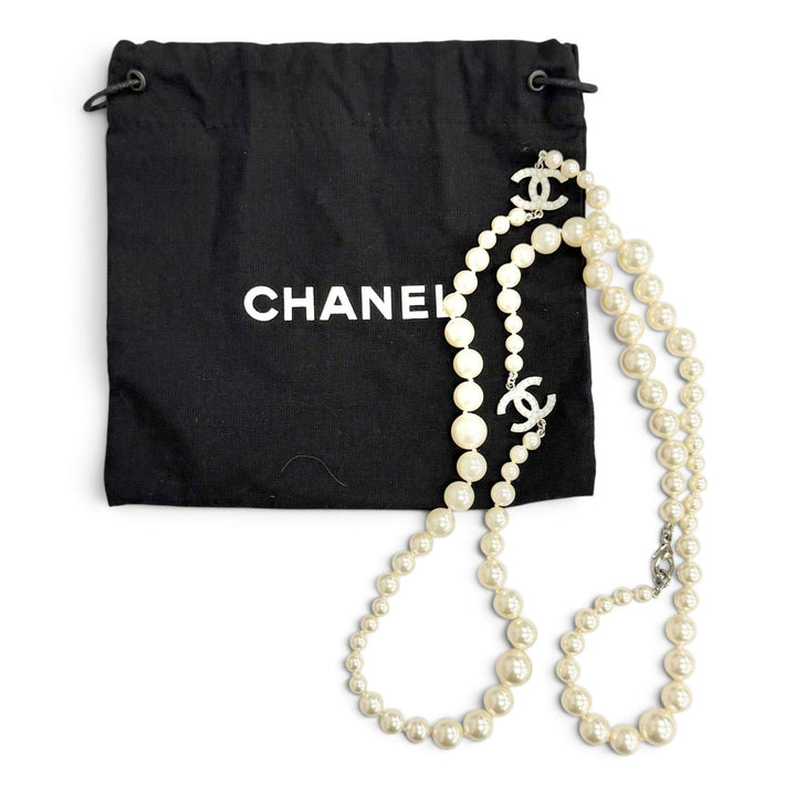 極美品△CHANEL シャネル A14V ココマーク ロング パール ネックレス ホワイト系 シルバー フランス製 レディース 保存袋付き オススメ◎