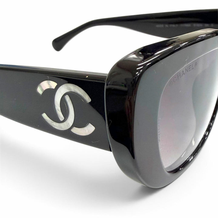 極美品△CHANEL シャネル 26C 71766A S1834 バタフライ シェイプ サングラス シェルココマーク 現行モデル ブラック 伊製 レディース