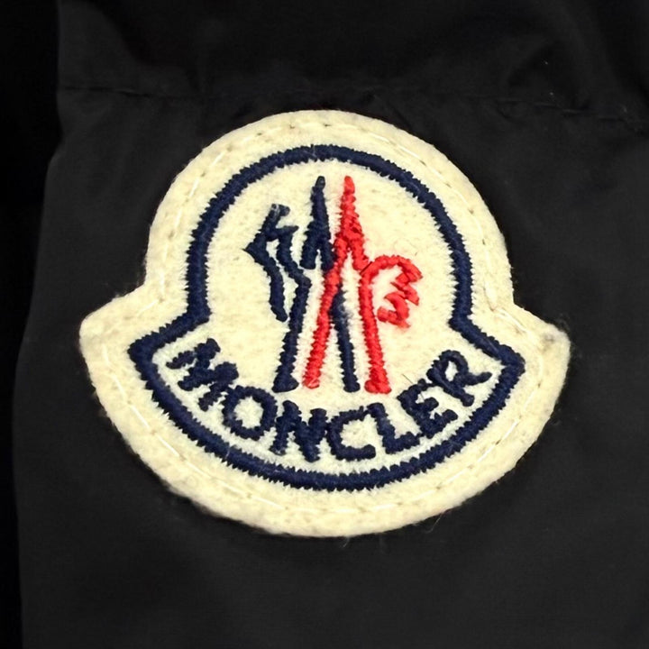 良品★MONCLER モンクレール CHONDRILLE ロゴワッペン・フード付 比翼仕立て ダウンコート ダウンジャケット 黒 1 正規品 レディース