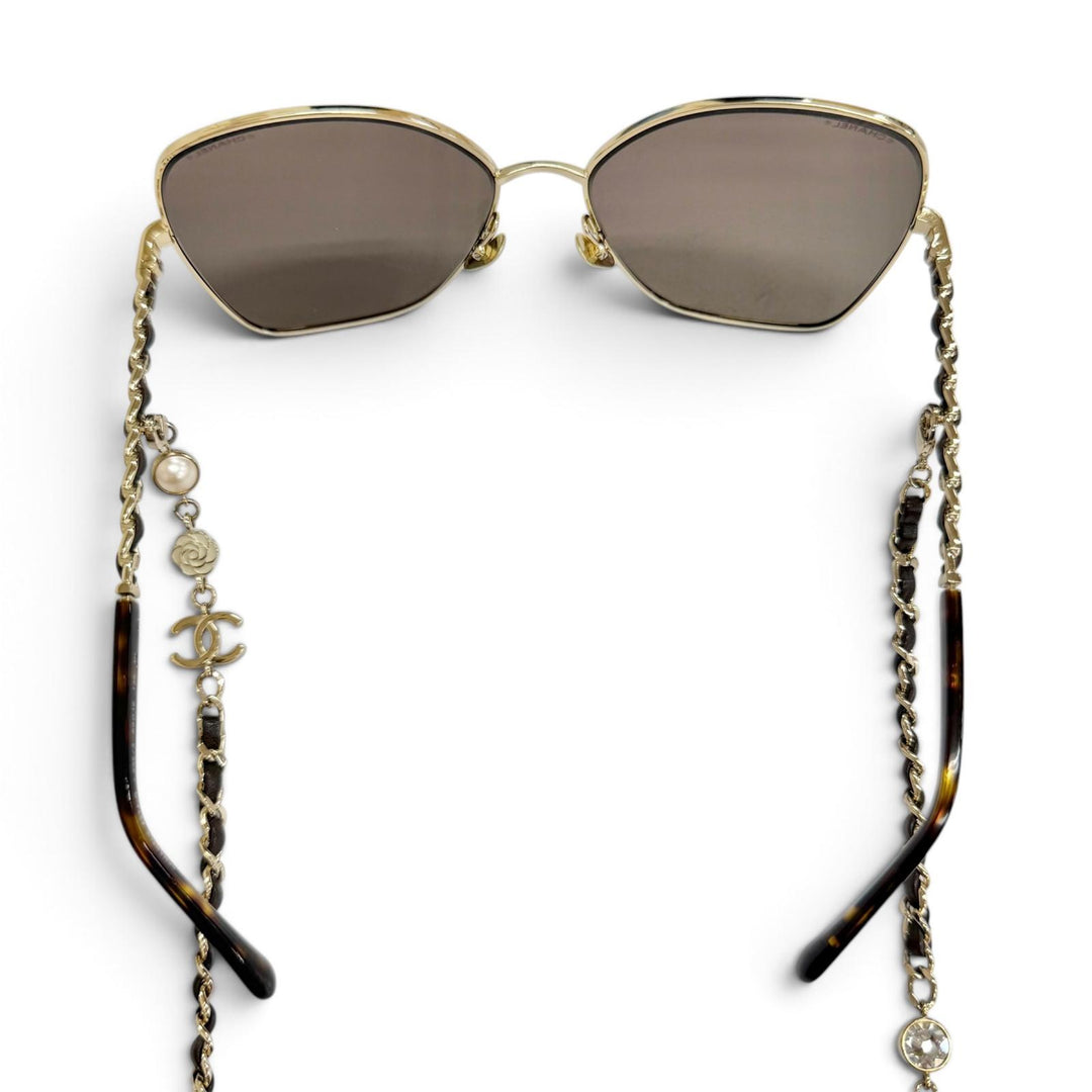 美品△CHANEL シャネル 4274-Q ロゴチェーン付き ココマーク バタフライシェイプ サングラス ゴールド ブラウン系 59□16 135 デモレンズ