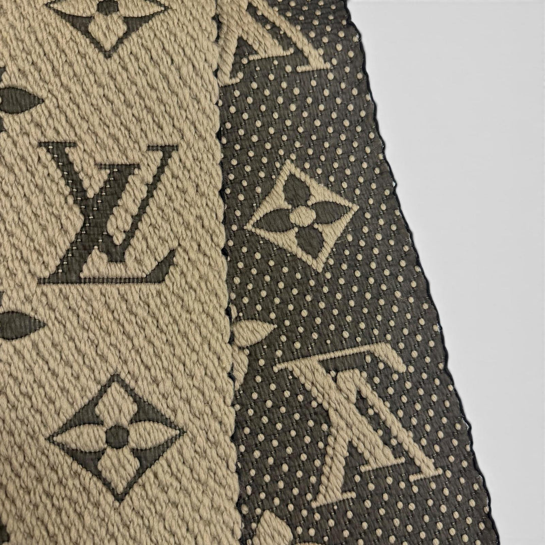 美品□LOUIS VUITTON ルイヴィトン 402336 エシャルプ ロゴマニア ウール シルク フリンジマフラー グレージュ イタリア製 正規品 メンズ