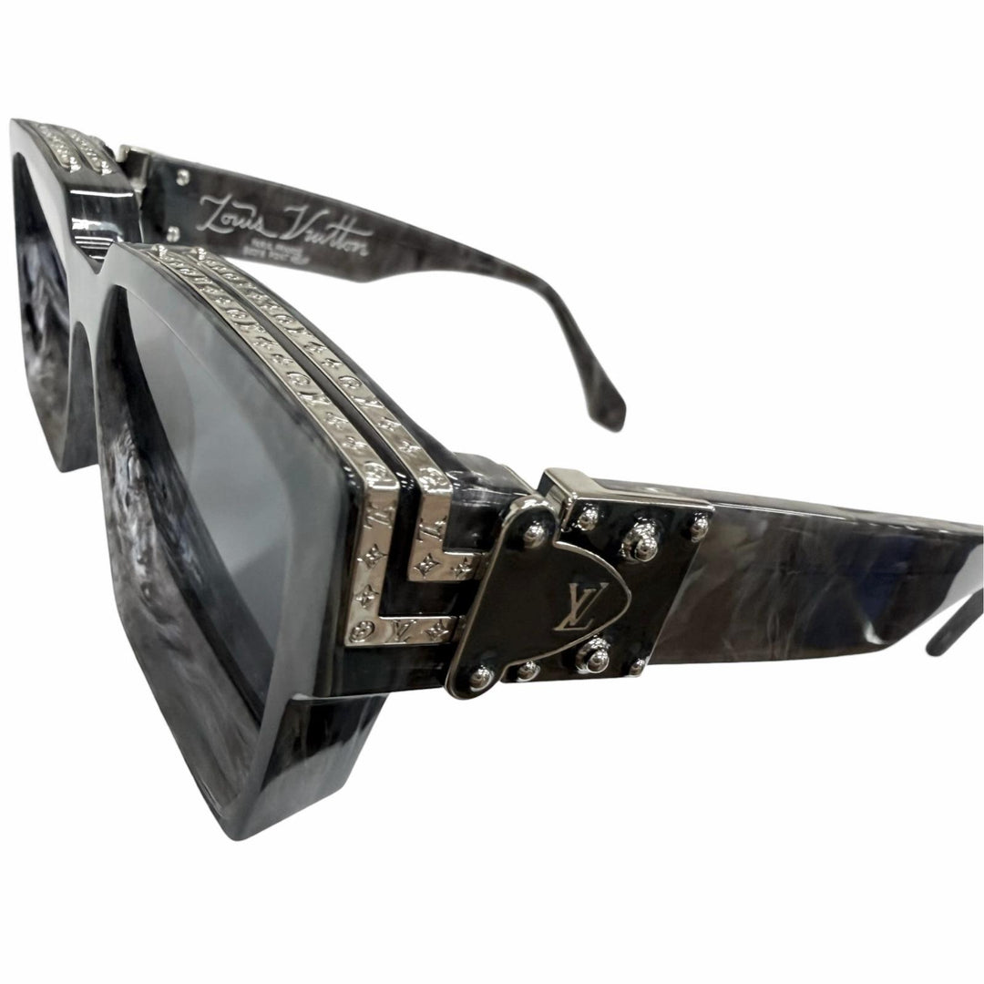 極美品□LOUIS VUITTON ルイヴィトン Z1326E 1.1 ミリオネア スクエア サングラス グリ 58□17-145 デモレンズ イタリア製 保存袋付き