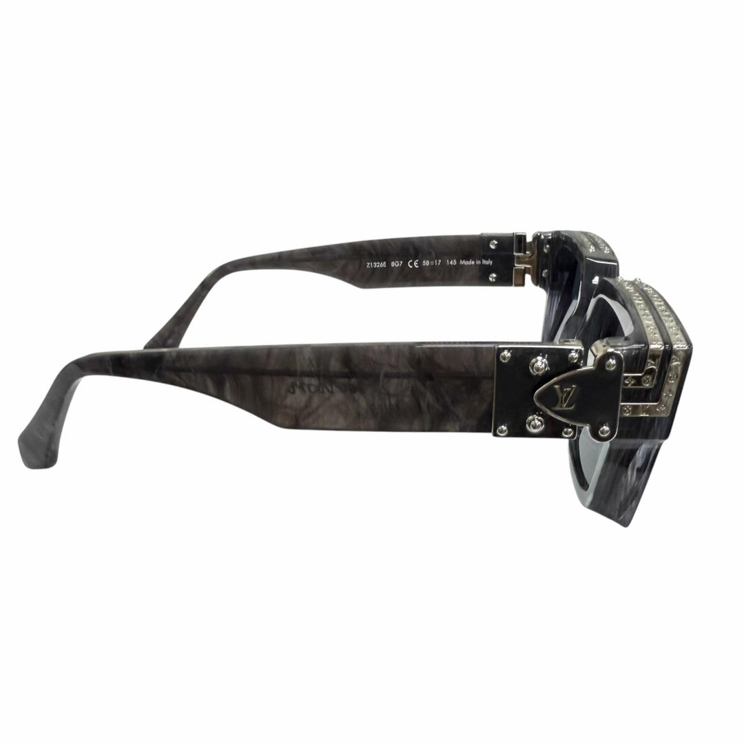 極美品□LOUIS VUITTON ルイヴィトン Z1326E 1.1 ミリオネア スクエア サングラス グリ 58□17-145 デモレンズ イタリア製 保存袋付き