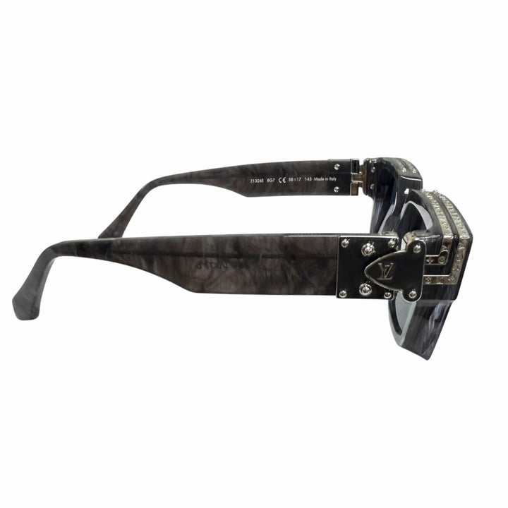 極美品□LOUIS VUITTON ルイヴィトン Z1326E 1.1 ミリオネア スクエア サングラス グリ 58□17-145 デモレンズ イタリア製 保存袋付き