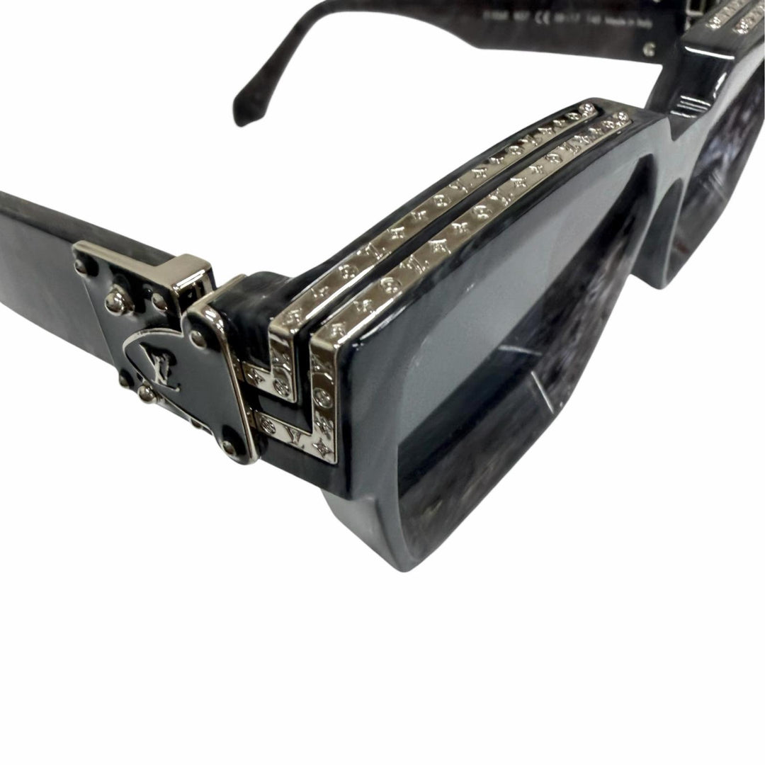 極美品□LOUIS VUITTON ルイヴィトン Z1326E 1.1 ミリオネア スクエア サングラス グリ 58□17-145 デモレンズ イタリア製 保存袋付き