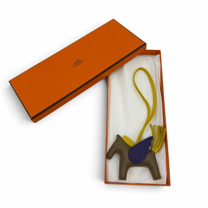 極美品☆HERMES エルメス ロデオチャーム ペガサスPM アニョーミロ スイフト エトゥープ/ジョーヌナプル/パープル バッグチャーム G刻印