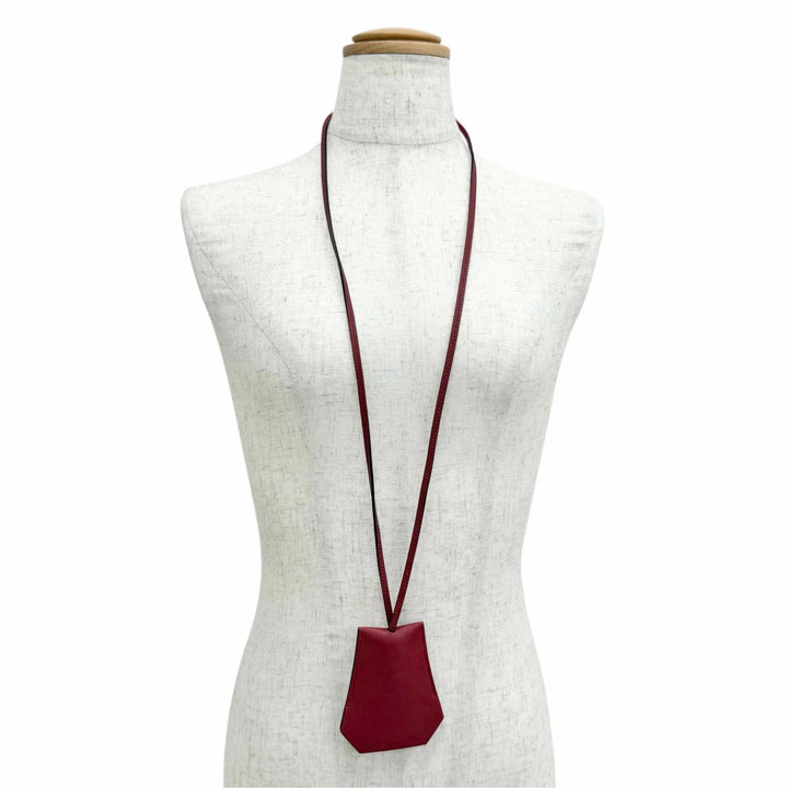 極美品△HERMES エルメス レザー シルバー金具 クロシェット ネックレス ペンダント アクセサリー ボルドー X刻印 フランス製 レディース