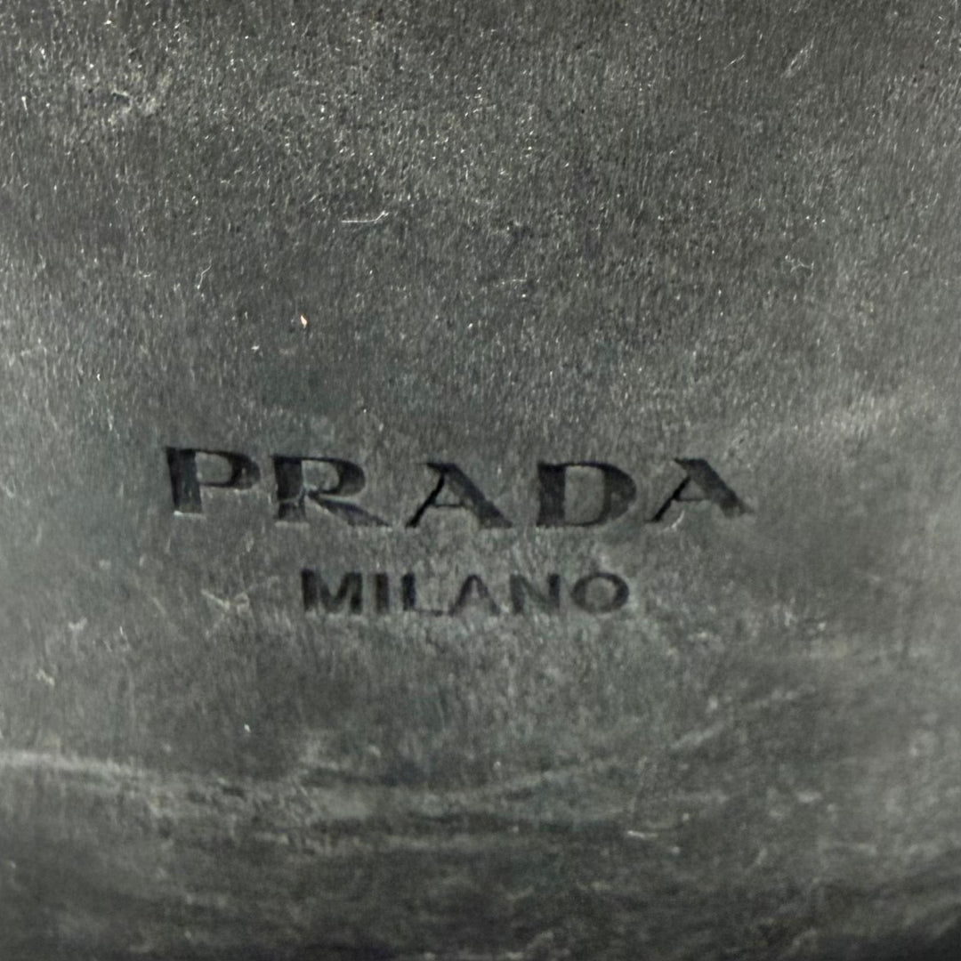 美品★PRADA プラダ チョコレート トライアングルロゴプレート ブラッシュドレザー ローファー ブラック 35.5 イタリア製 レディース
