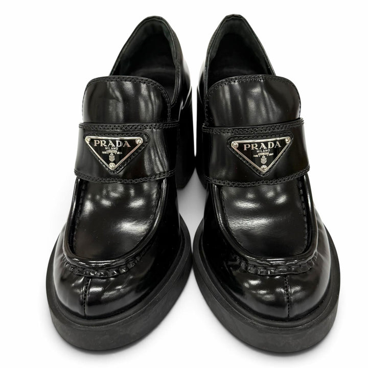 美品★PRADA プラダ チョコレート トライアングルロゴプレート ブラッシュドレザー ローファー ブラック 35.5 イタリア製 レディース