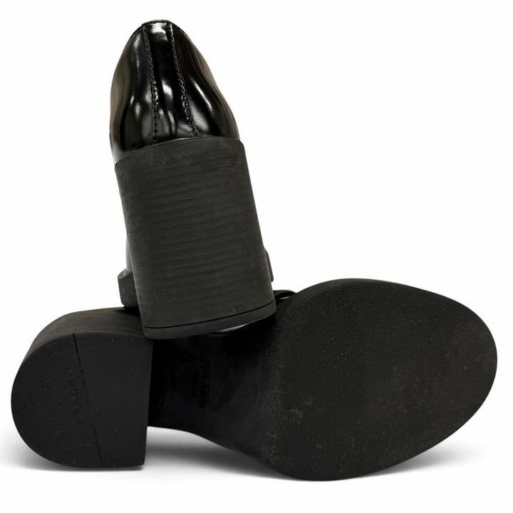 美品★PRADA プラダ チョコレート トライアングルロゴプレート ブラッシュドレザー ローファー ブラック 35.5 イタリア製 レディース