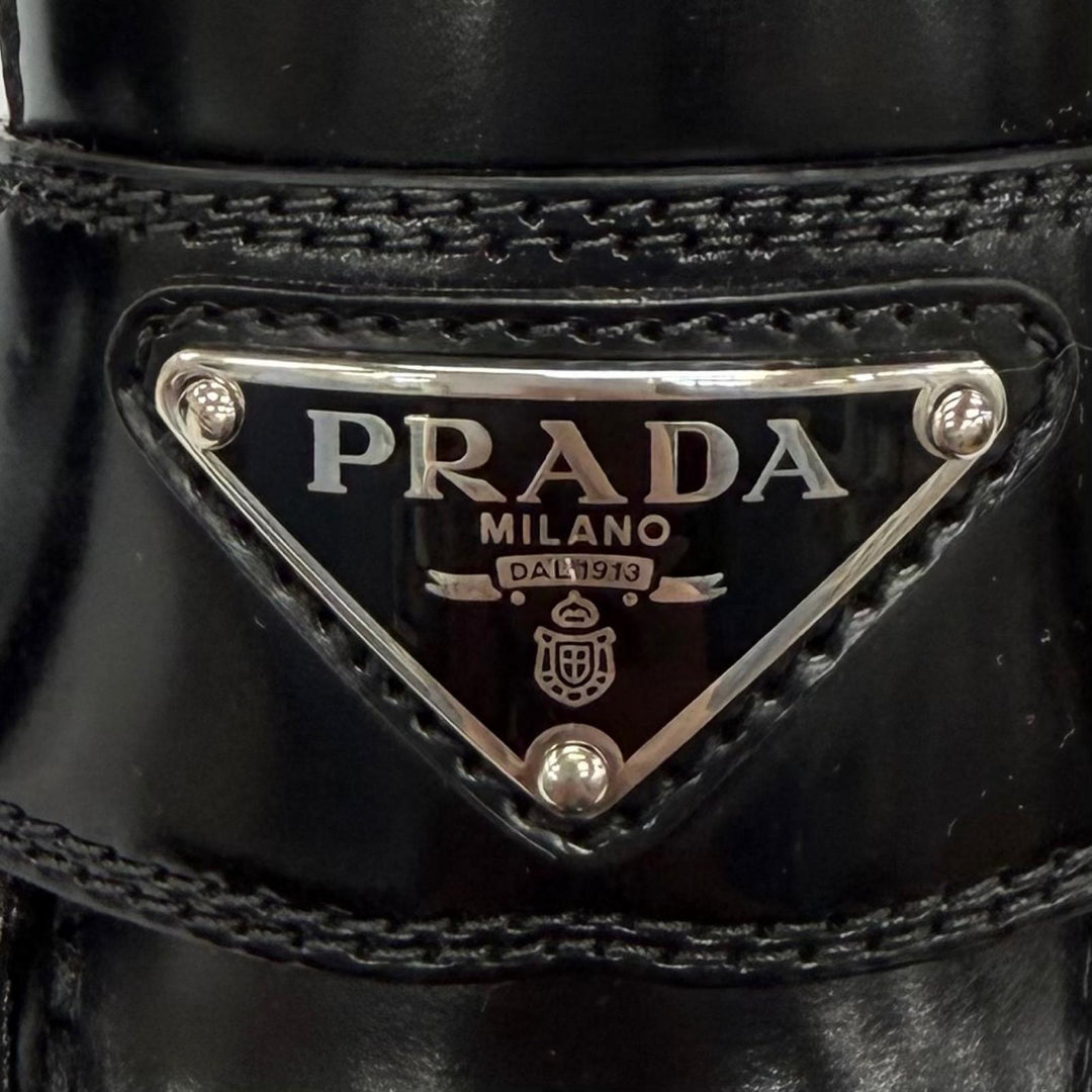 美品★PRADA プラダ チョコレート トライアングルロゴプレート ブラッシュドレザー ローファー ブラック 35.5 イタリア製 レディース