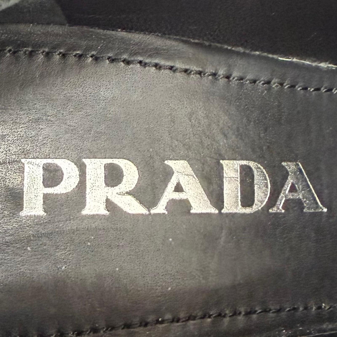 美品★PRADA プラダ チョコレート トライアングルロゴプレート ブラッシュドレザー ローファー ブラック 35.5 イタリア製 レディース