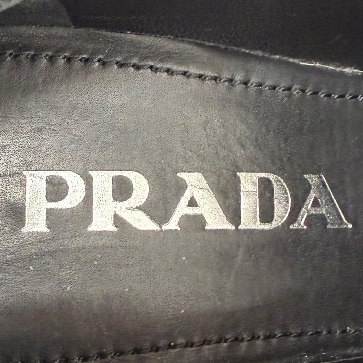 美品★PRADA プラダ チョコレート トライアングルロゴプレート ブラッシュドレザー ローファー ブラック 35.5 イタリア製 レディース