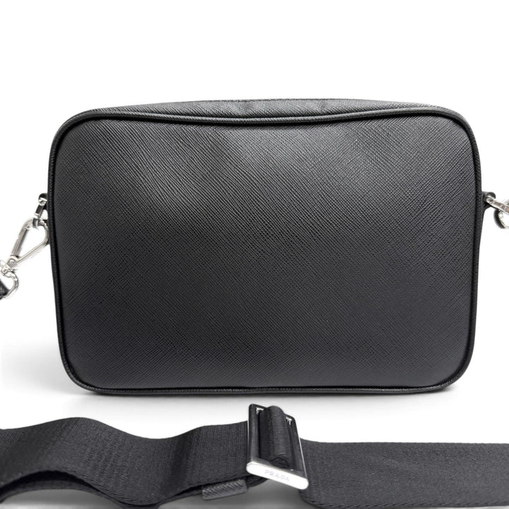 極美品□PRADA プラダ 2VH170 サフィアーノレザー トライアングルロゴ ショルダーバッグ ブラック イタリア製 メンズ 定価462000円
