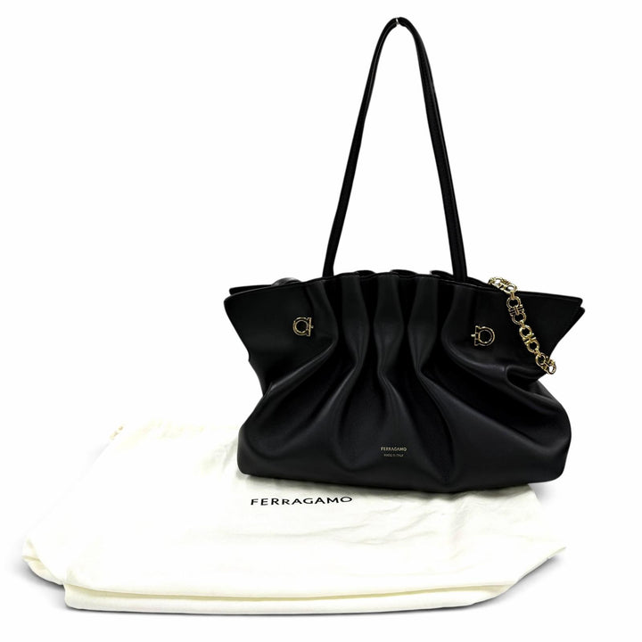 美品☆FERRAGAMO フェラガモ 219960 ガンチーニ ソフトバッグ M ラムナッパレザー 2WAYショルダーバッグ トートバッグ 黒 定価396000円