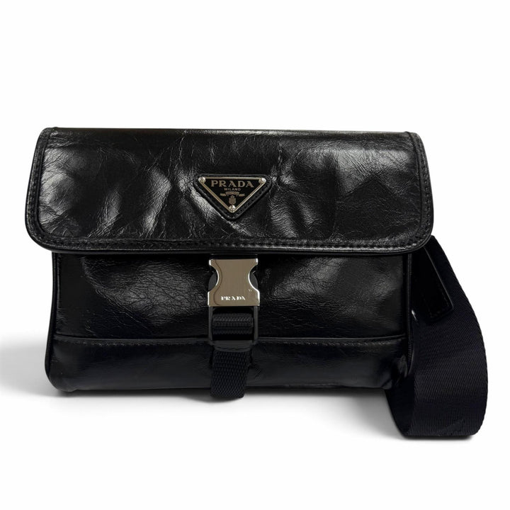 極美品▼PRADA プラダ 2ZH108 ソフトルックスレザー トライアングルロゴ スマートフォンケース ショルダーバッグ ブラック 定価269500円
