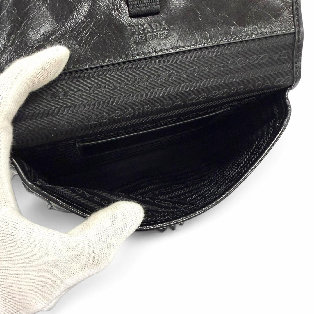 極美品▼PRADA プラダ 2ZH108 ソフトルックスレザー トライアングルロゴ スマートフォンケース ショルダーバッグ ブラック 定価269500円