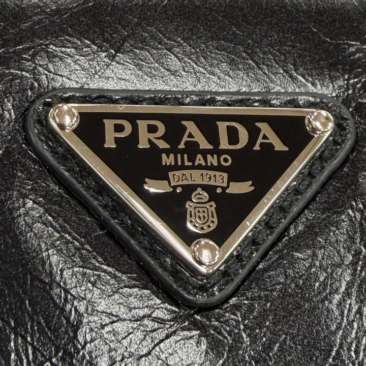 極美品▼PRADA プラダ 2ZH108 ソフトルックスレザー トライアングルロゴ スマートフォンケース ショルダーバッグ ブラック 定価269500円